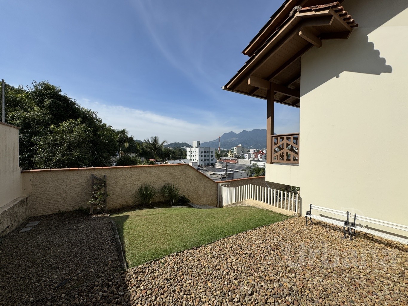 Casa com suíte e 3 vagas no bairro Amizade – Jaraguá do Sul | Imobiliária Urbana