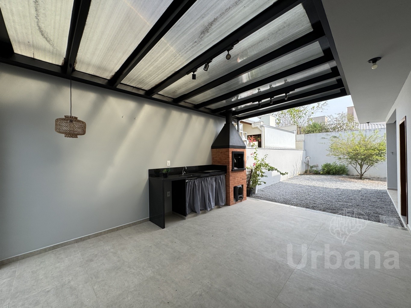 Casa com suíte e amplo jardim no Jaraguá 99 – Jaraguá do Sul
