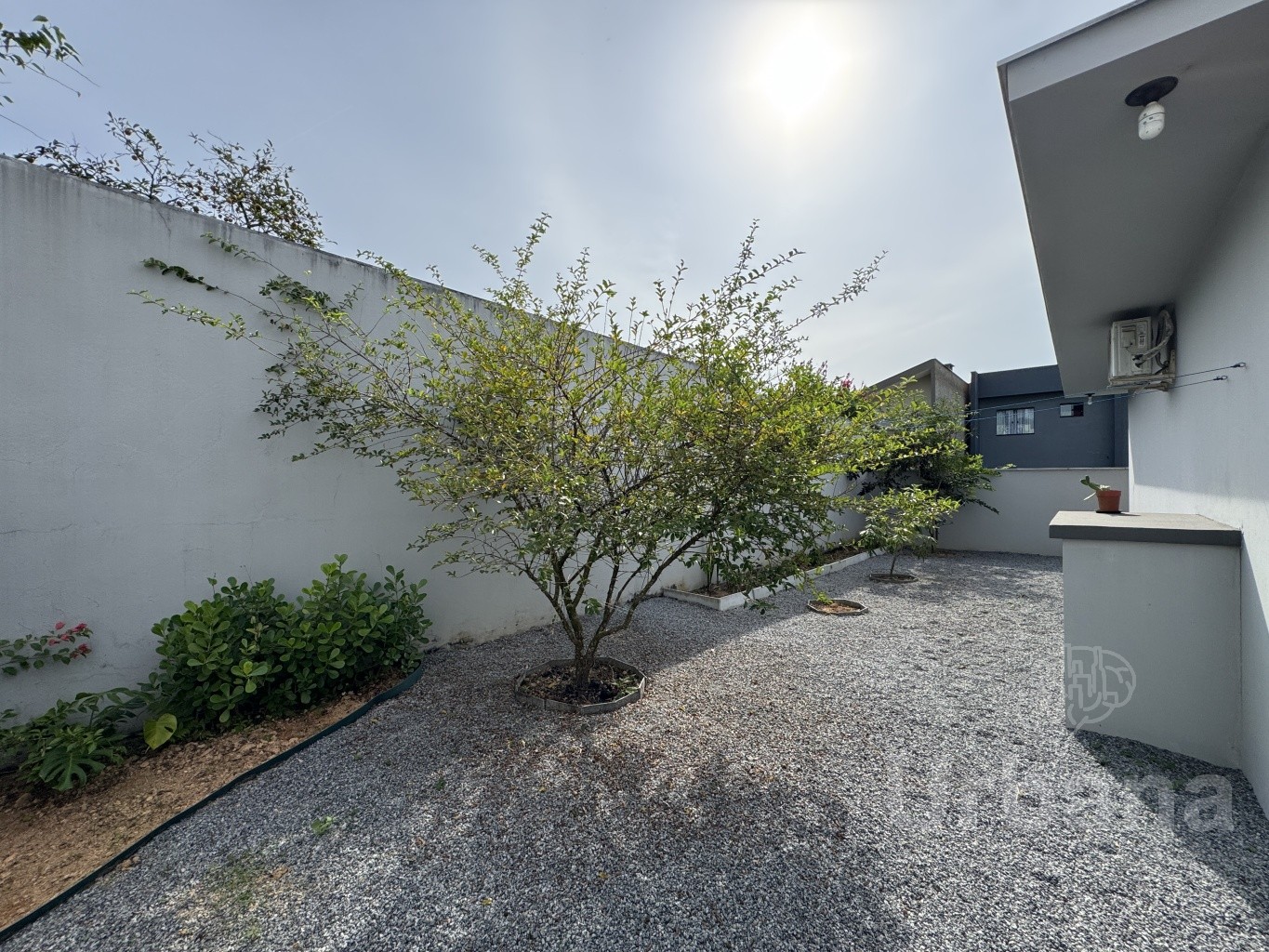 Casa com suíte e amplo jardim no Jaraguá 99 – Jaraguá do Sul