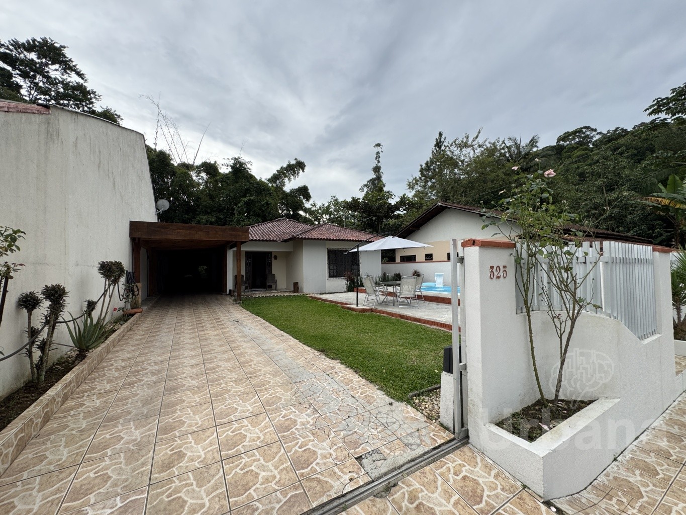 Casa com 2 suítes na Barra do Rio Cerro – Jaraguá do Sul | Imobiliária Urbana