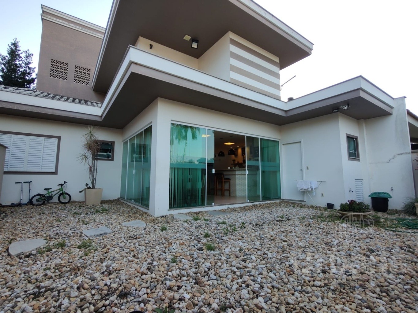 Casa semimobiliada na Barra do Rio Cerro - Jaraguá do Sul | Urbana Imóveis