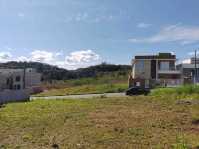 Terreno no Loteamento Montreal - Jaraguá do Sul | Urbana Imóveis