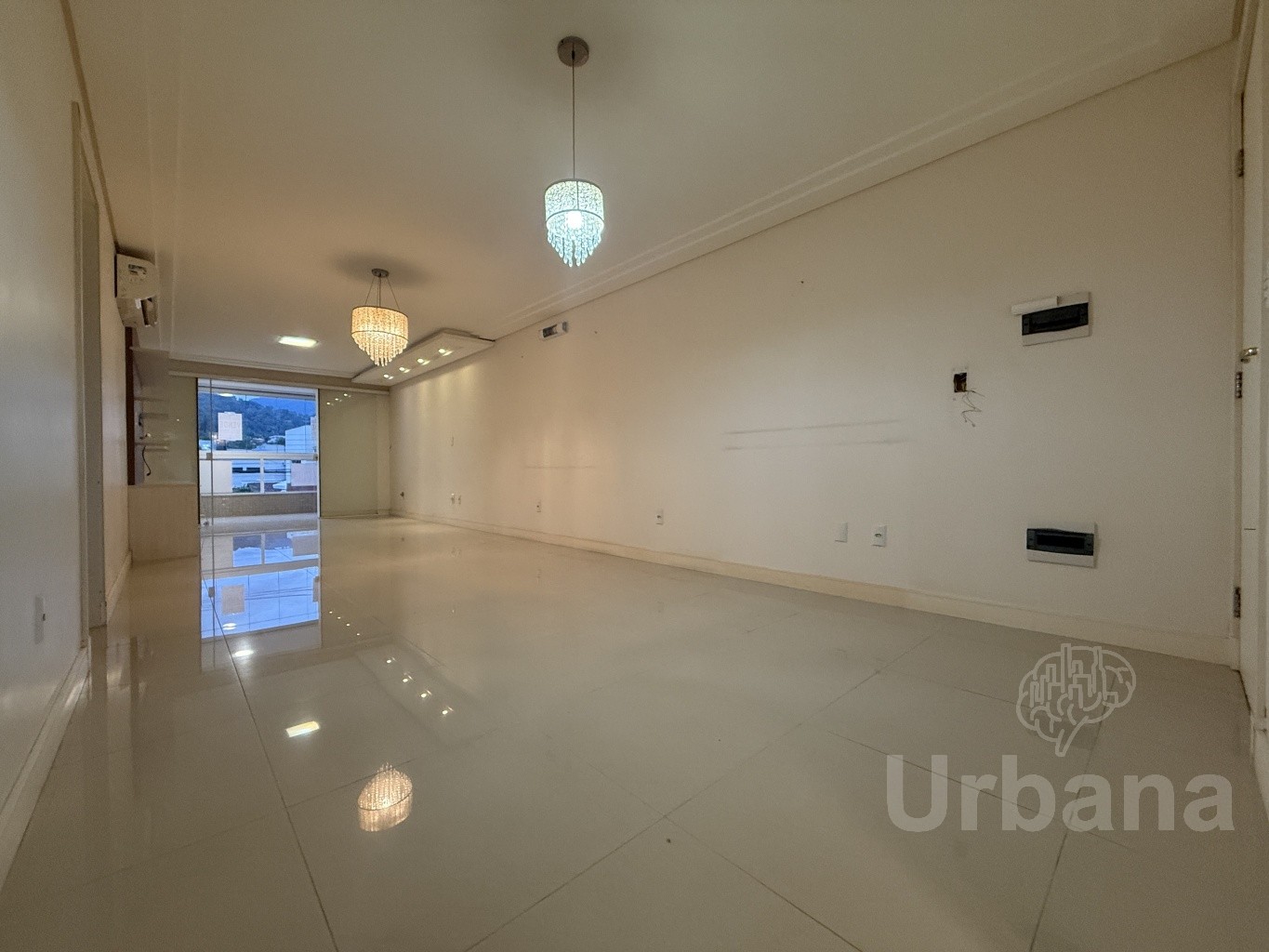 Apartamento com terraço no Centro | Urbana Imóveis