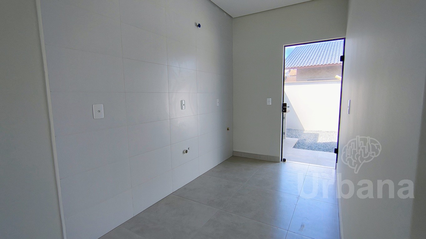 Casa geminada no bairro Estrada Nova com 2 quartos