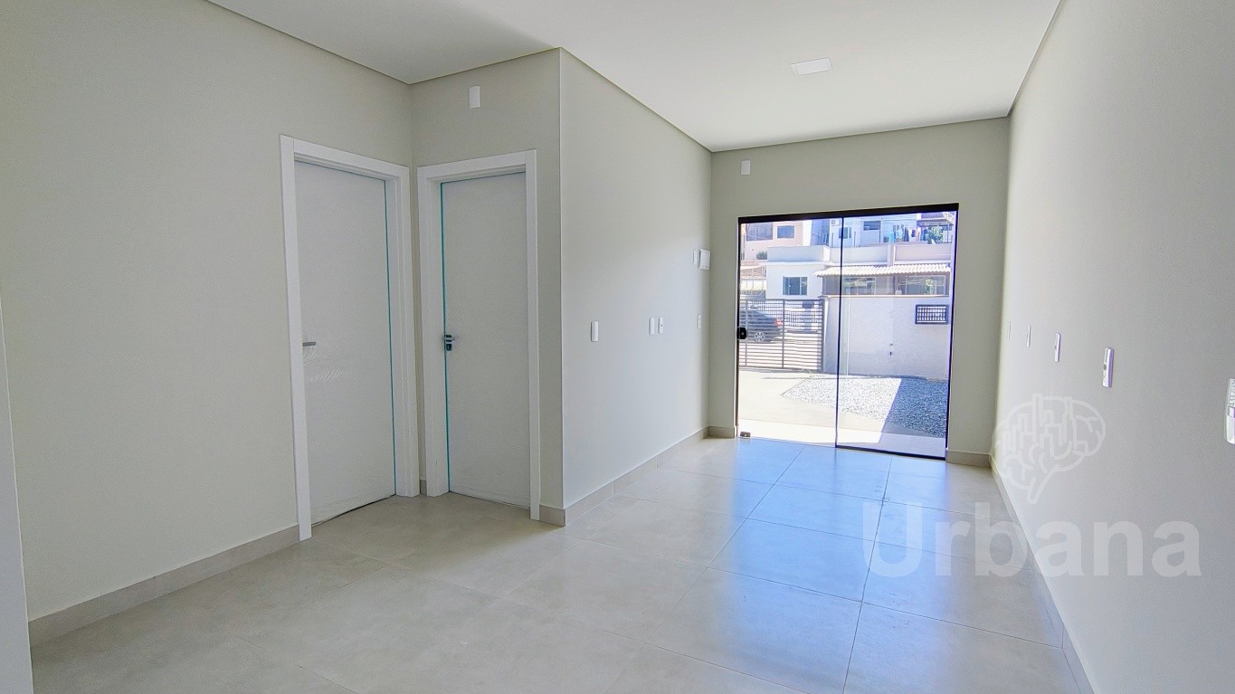 Casa geminada no bairro Estrada Nova com 2 quartos