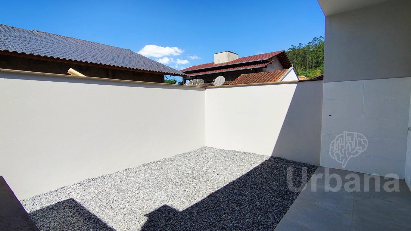 Casa geminada no bairro Estrada Nova com 2 quartos