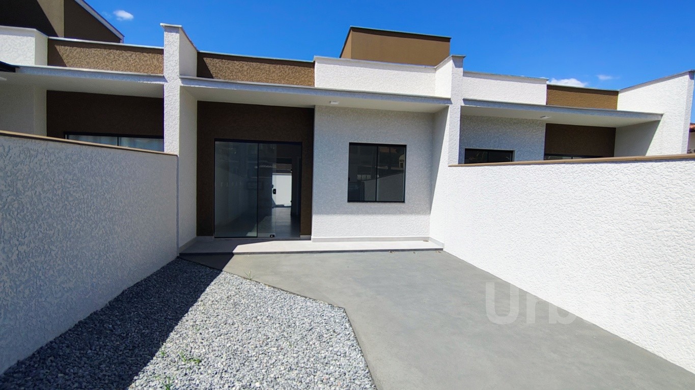 Casa geminada no bairro Estrada Nova com 2 quartos