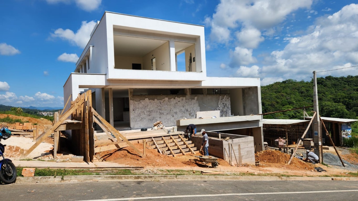 Casa com 4 suítes no Loteamento Champs Elysées – Jaraguá do Sul | Urbana Imóveis