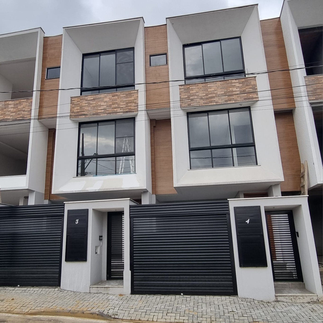 Sobrado Triplex com 3 Quartos na Vila Lenzi | Urbana Imóveis