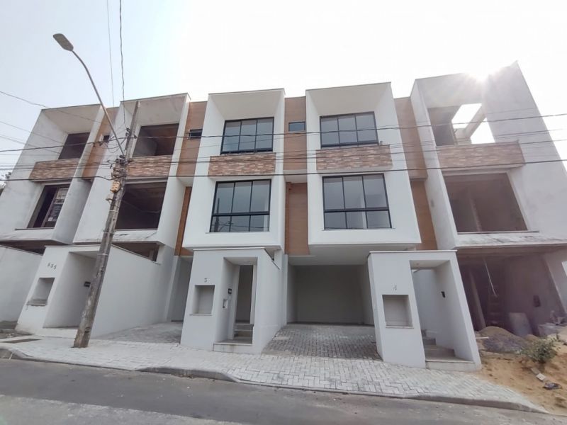 Casa com 3 quartos no Bairro Vila Lenzi em Jaraguá do Sul/SC