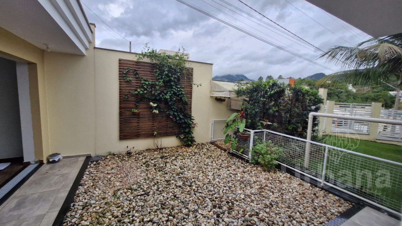 Casa mobiliada no Jaraguá Esquerdo - Jaraguá do Sul | Urbana Imóveis