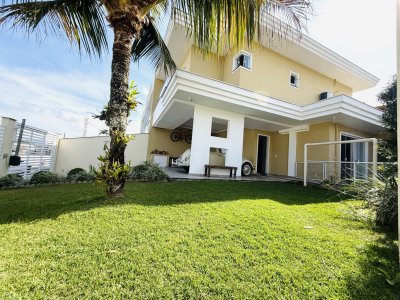 Casa mobiliada no Jaraguá Esquerdo - Jaraguá do Sul | Urbana Imóveis