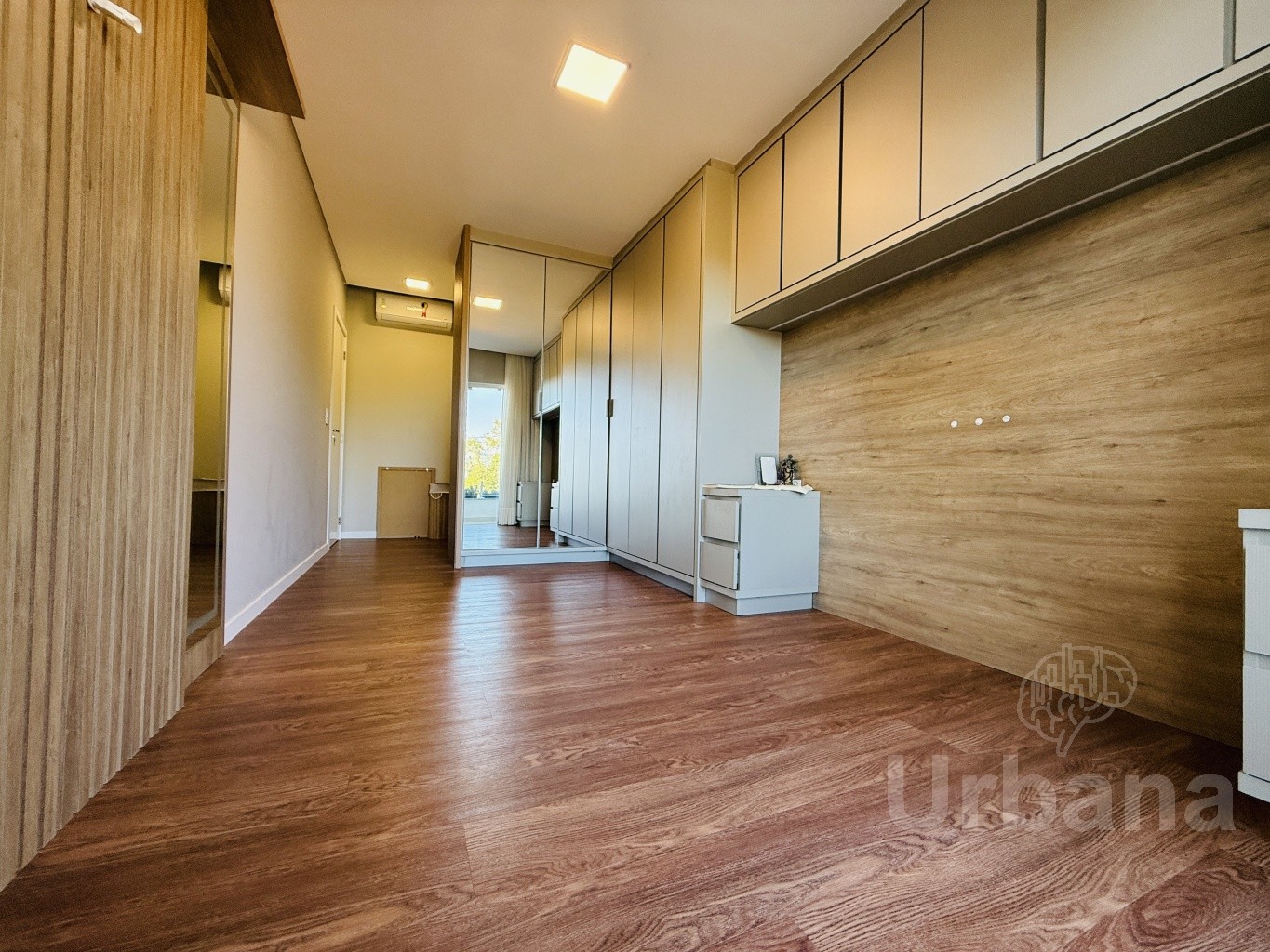 Casa mobiliada com piscina e 3 dormitórios em Jaraguá do Sul | Urbana Imóveis