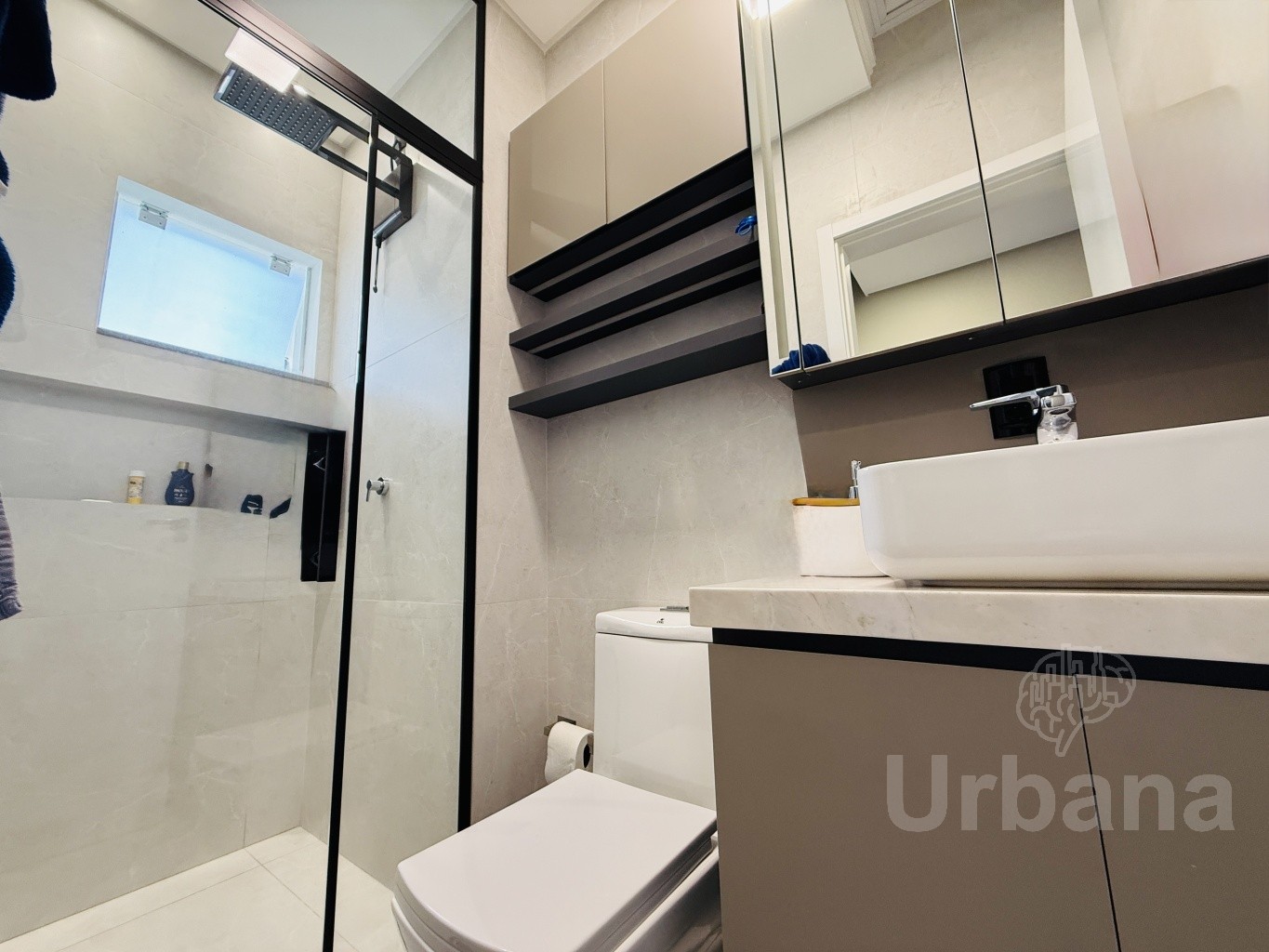 Casa mobiliada com piscina e 3 dormitórios em Jaraguá do Sul | Urbana Imóveis