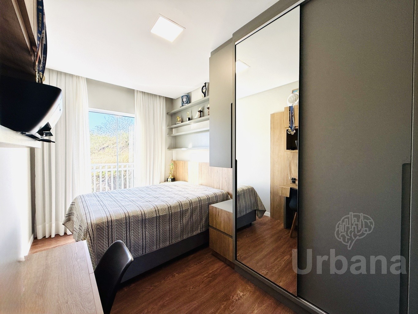Casa mobiliada com piscina e 3 dormitórios em Jaraguá do Sul | Urbana Imóveis