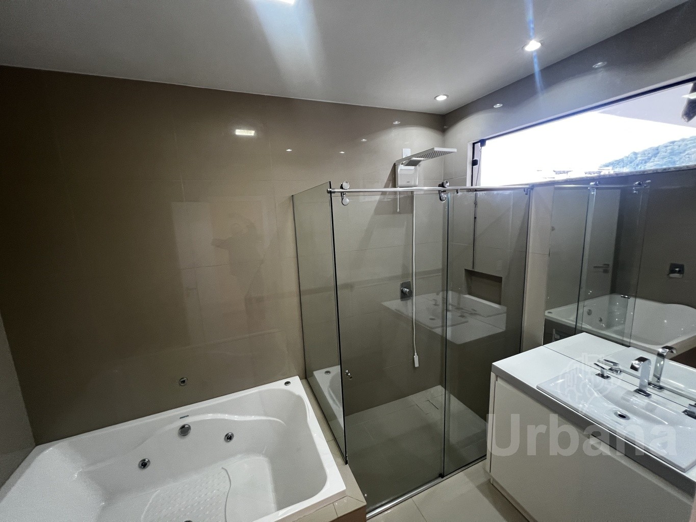 Casa com 5 quartos no bairro Amizade - Jaraguá do Sul | Urbana Imóveis