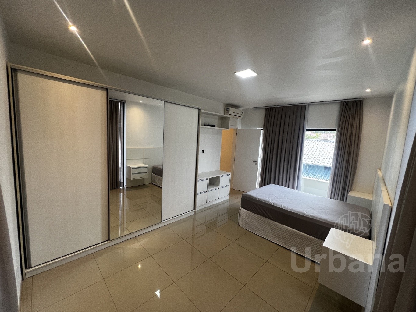 Casa com 5 quartos no bairro Amizade - Jaraguá do Sul | Urbana Imóveis