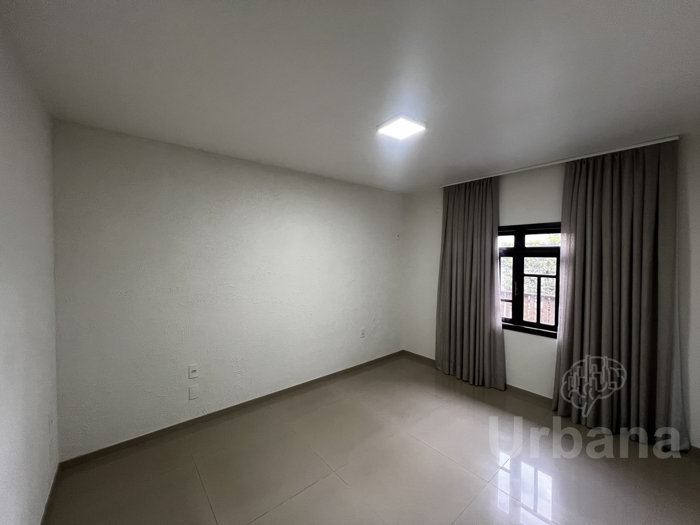 Casa com 5 quartos no bairro Amizade - Jaraguá do Sul | Urbana Imóveis