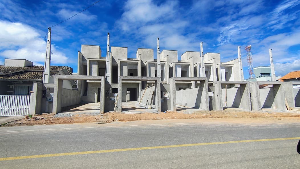 Casa geminada no bairro Amizade - Jaraguá do Sul | Urbana Imóveis