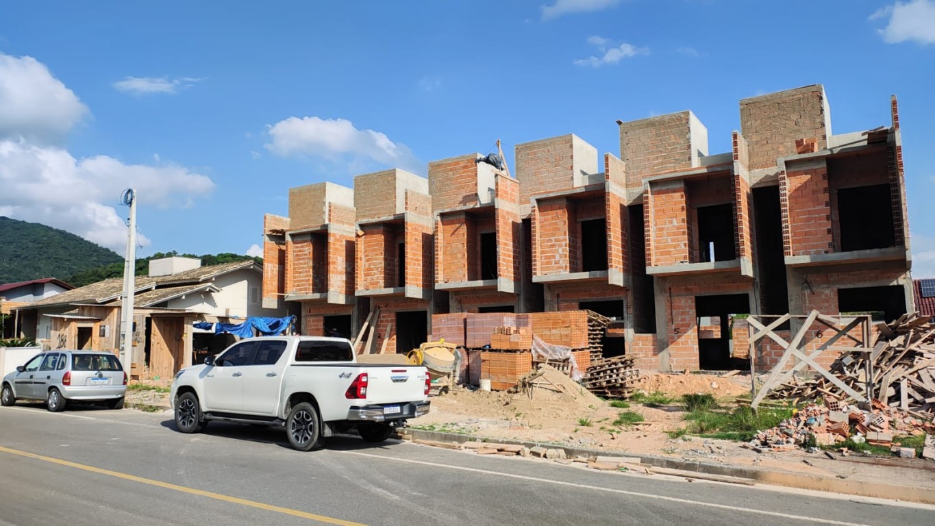 Casa geminada no bairro Amizade - Jaraguá do Sul | Urbana Imóveis