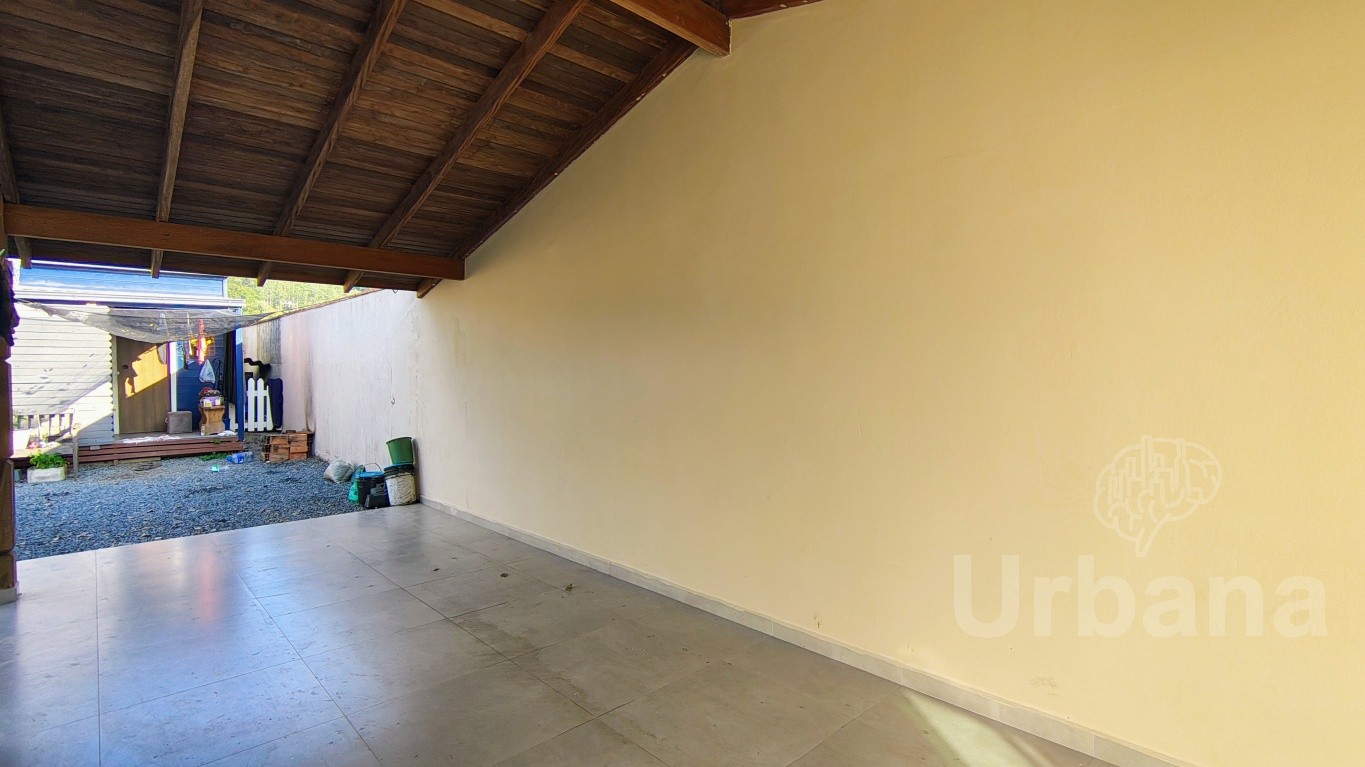 Casa com piscina no Ilha da Figueira | Urbana Imóveis