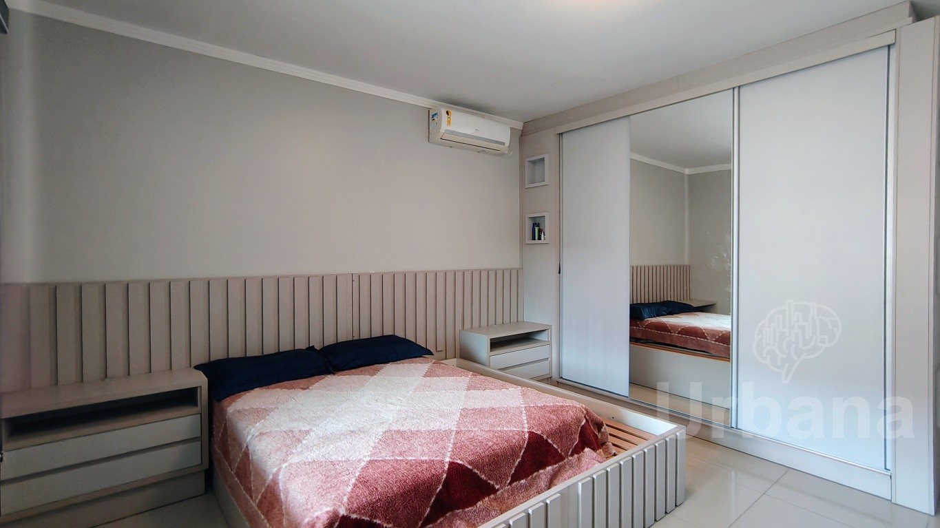 Casa com piscina no Ilha da Figueira | Urbana Imóveis