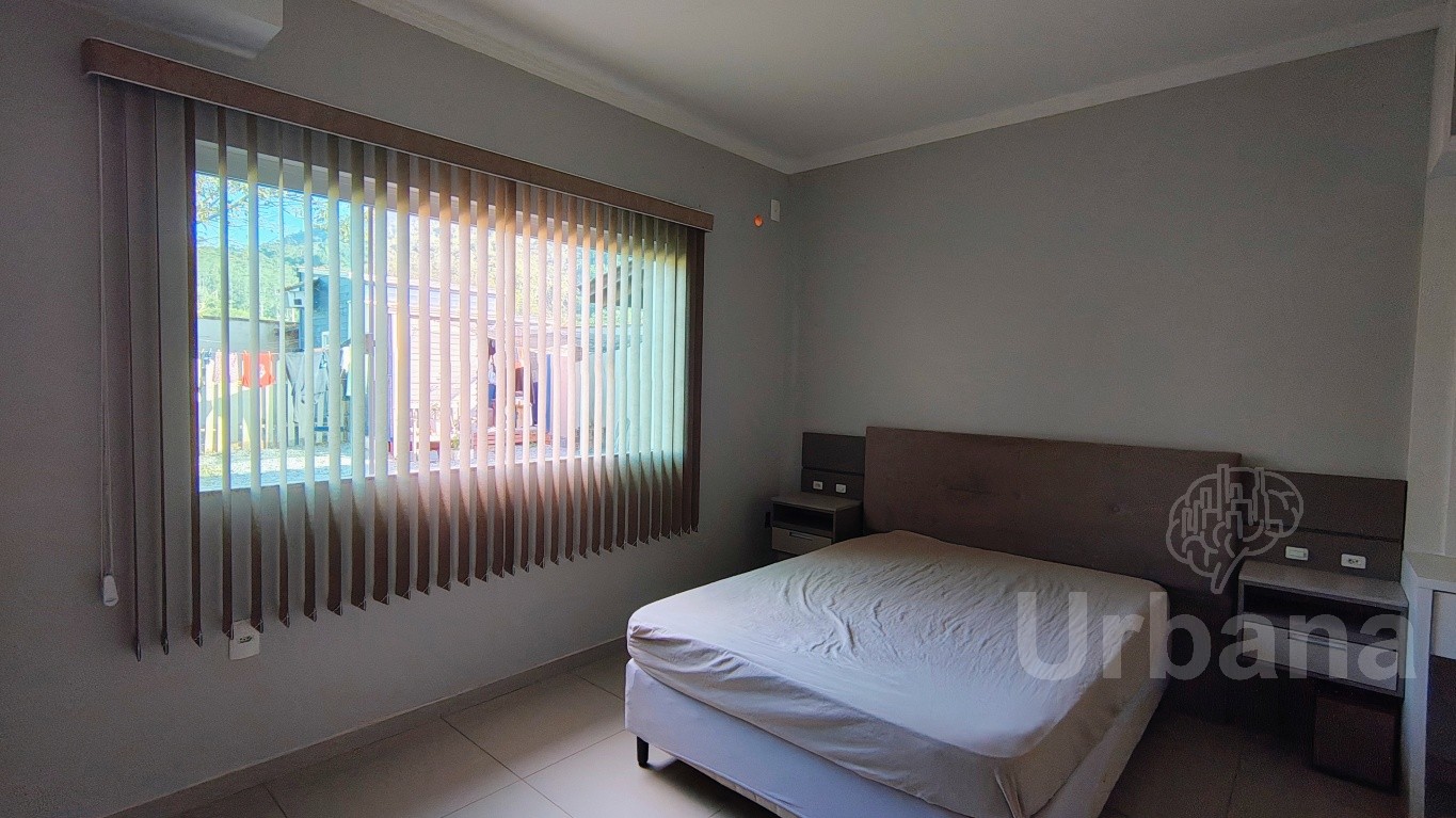 Casa com piscina no Ilha da Figueira | Urbana Imóveis