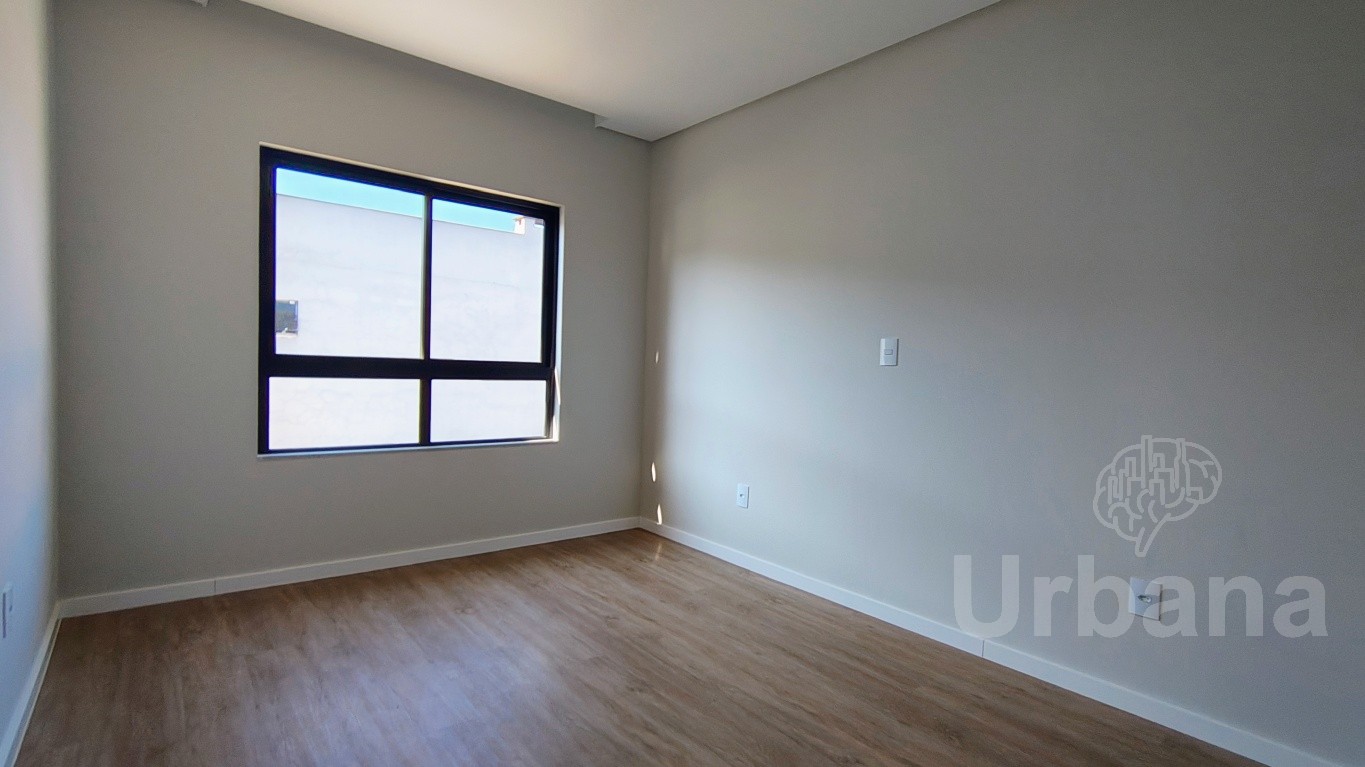 Casa geminada com piscina no Jaraguá Esquerdo | Urbana Imóveis