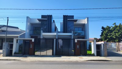 Casa geminada com piscina no Jaraguá Esquerdo | Urbana Imóveis