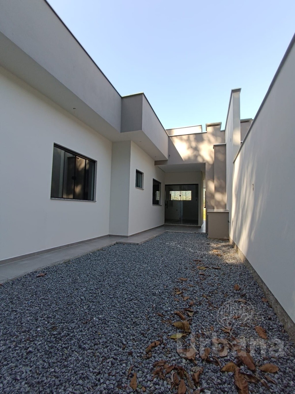 Casa geminada no Centro de Schroeder | Urbana Imóveis