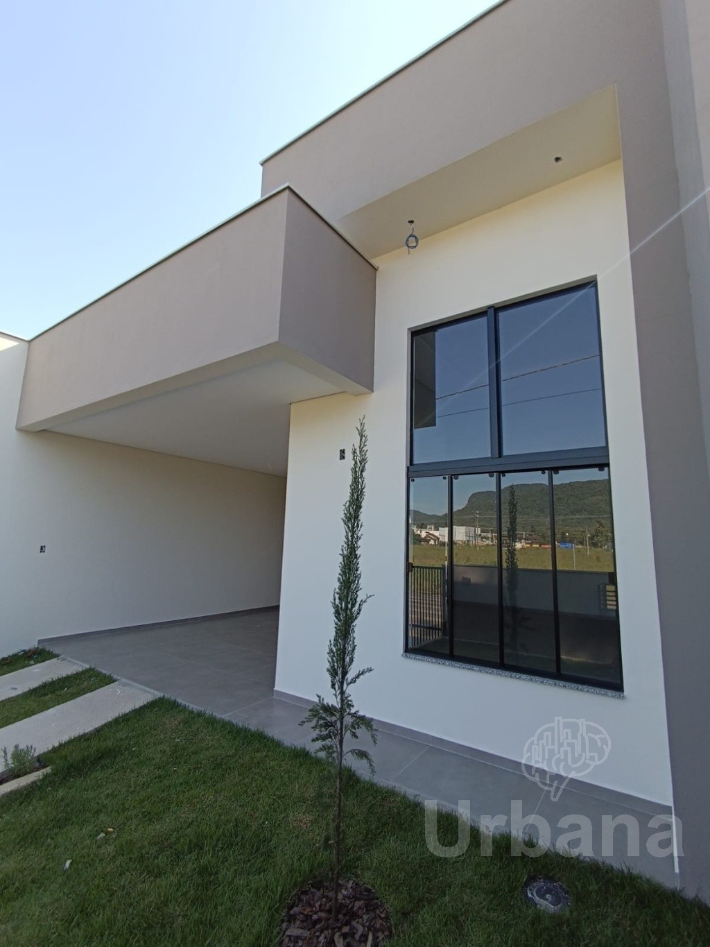 Casa geminada no Centro de Schroeder | Urbana Imóveis