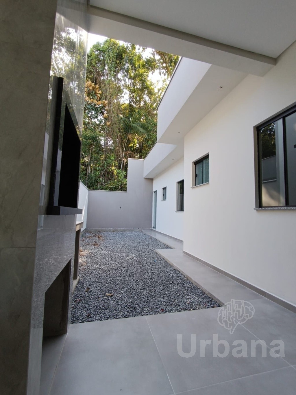 Casa geminada no Centro de Schroeder | Urbana Imóveis