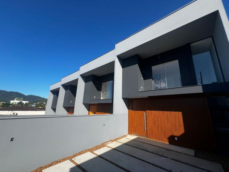Casa no bairro Rau com 3 dormitórios em Jaraguá do Sul