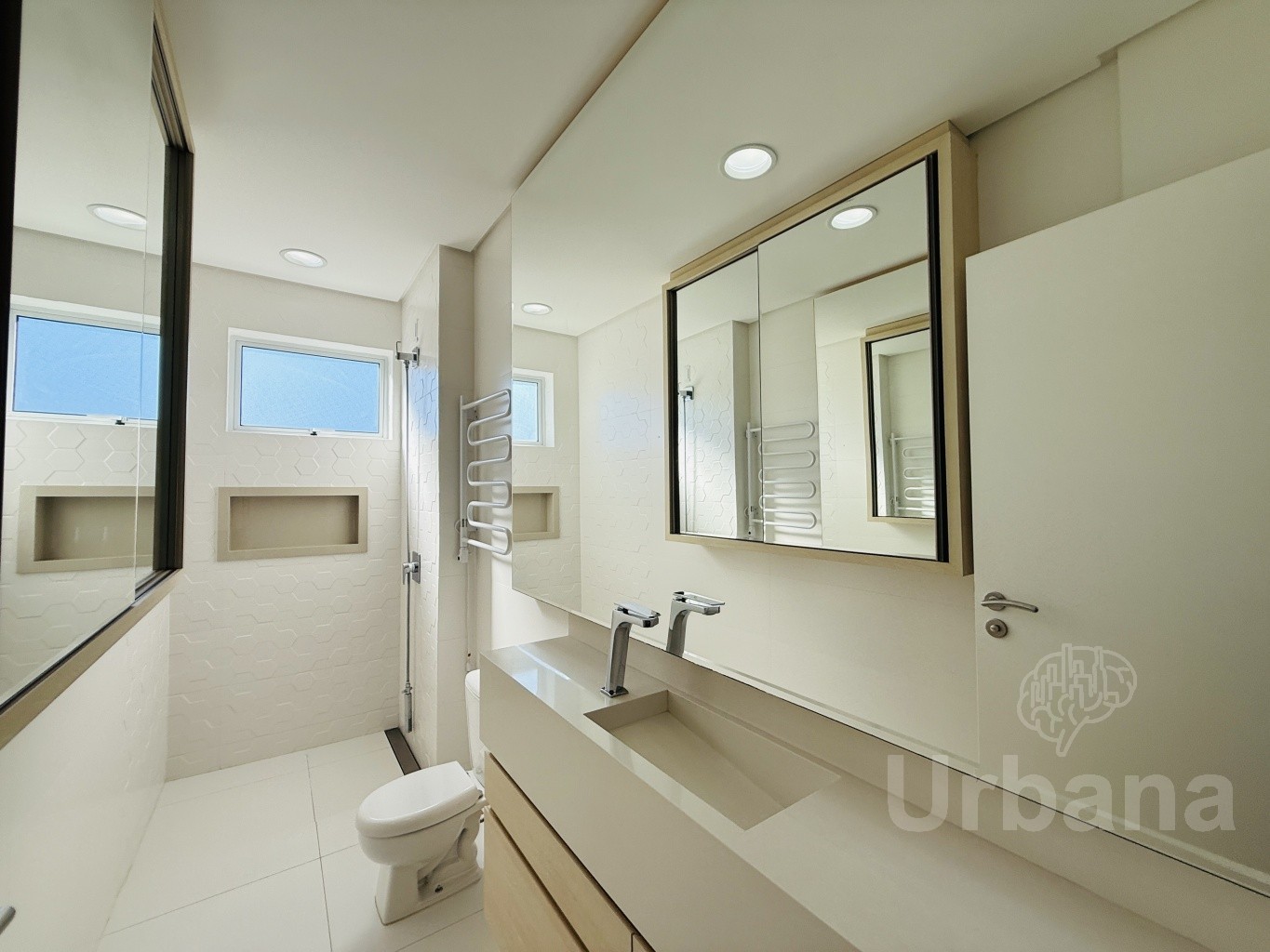 Cobertura mobiliada com piscina no Centro de Jaraguá do Sul | Urbana Imóveis Imobiliaria em Jaragua do Sul