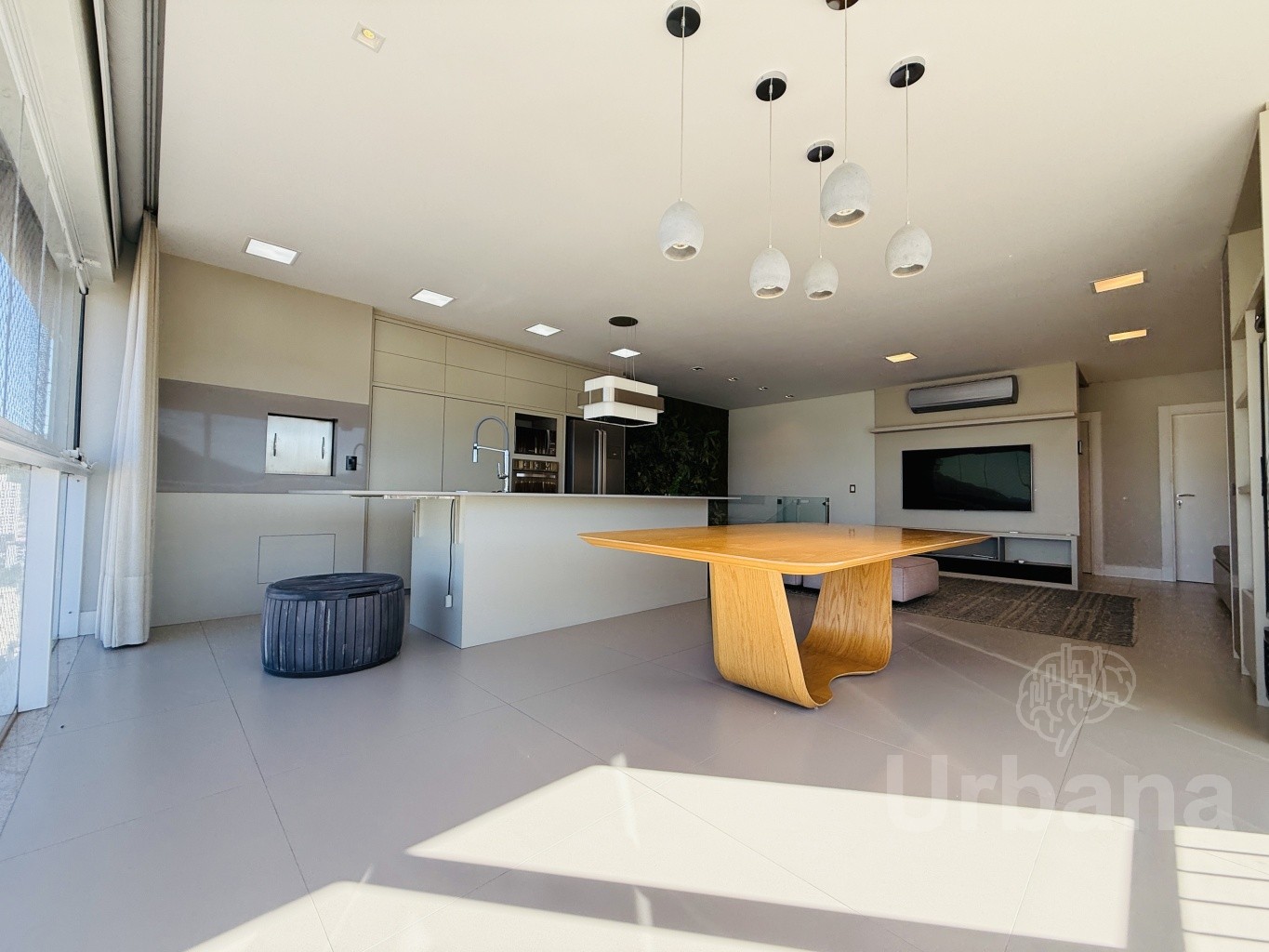 Cobertura mobiliada com piscina no Centro de Jaraguá do Sul | Urbana Imóveis Imobiliaria em Jaragua do Sul