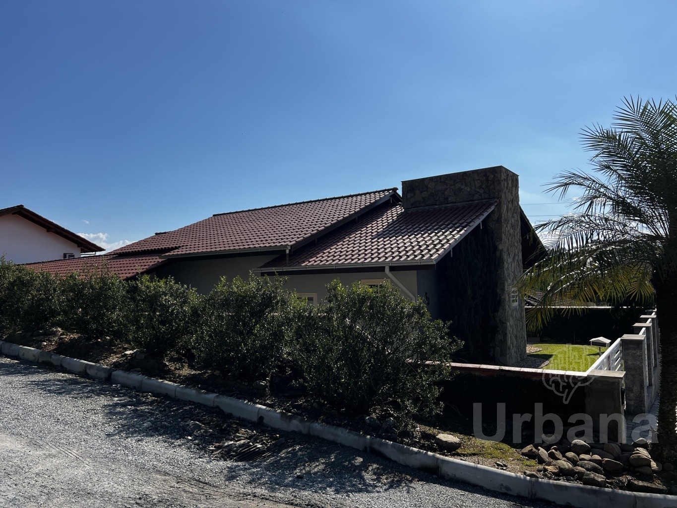 Casa ampla na Barra do Rio Molha | Urbana Imóveis