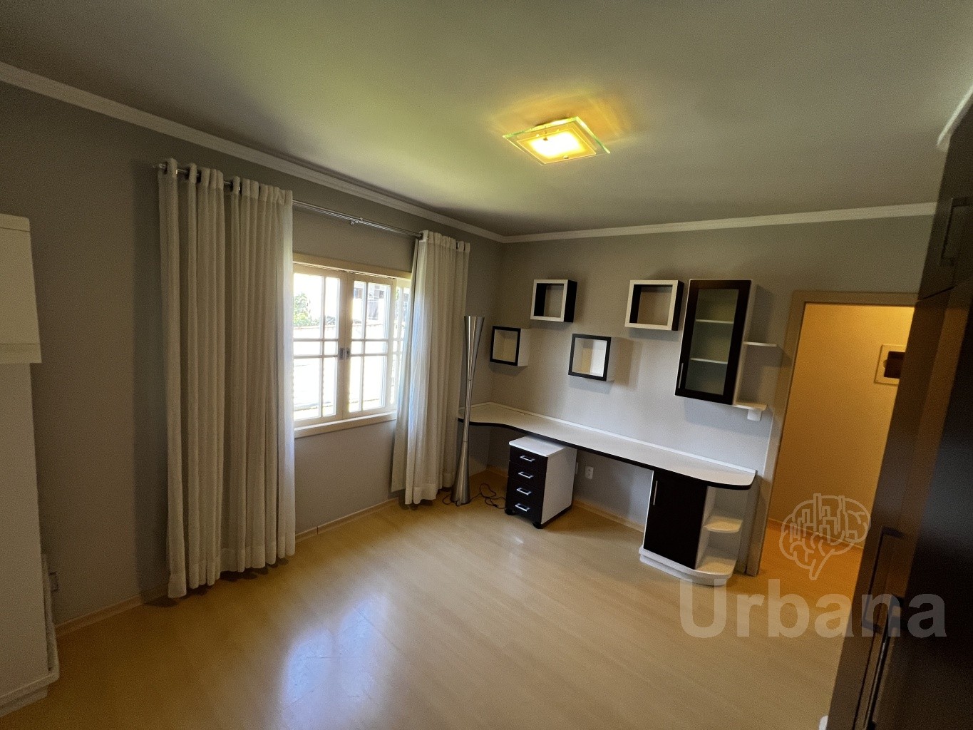 Casa ampla na Barra do Rio Molha | Urbana Imóveis