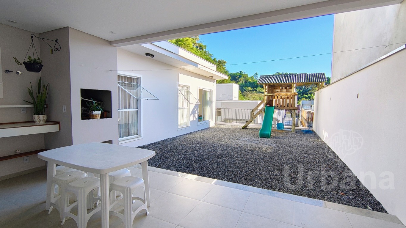 Casa semimobiliada no São Luiz - Jaraguá do Sul | Urbana Imóveis