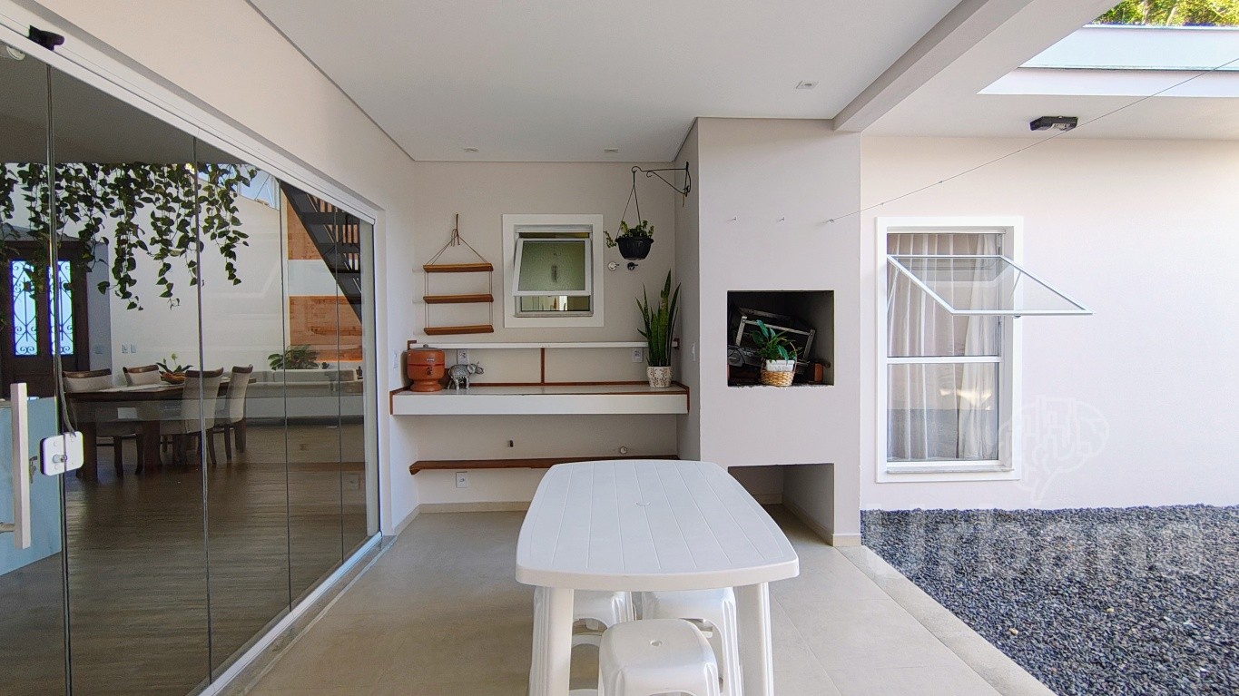 Casa semimobiliada no São Luiz - Jaraguá do Sul | Urbana Imóveis