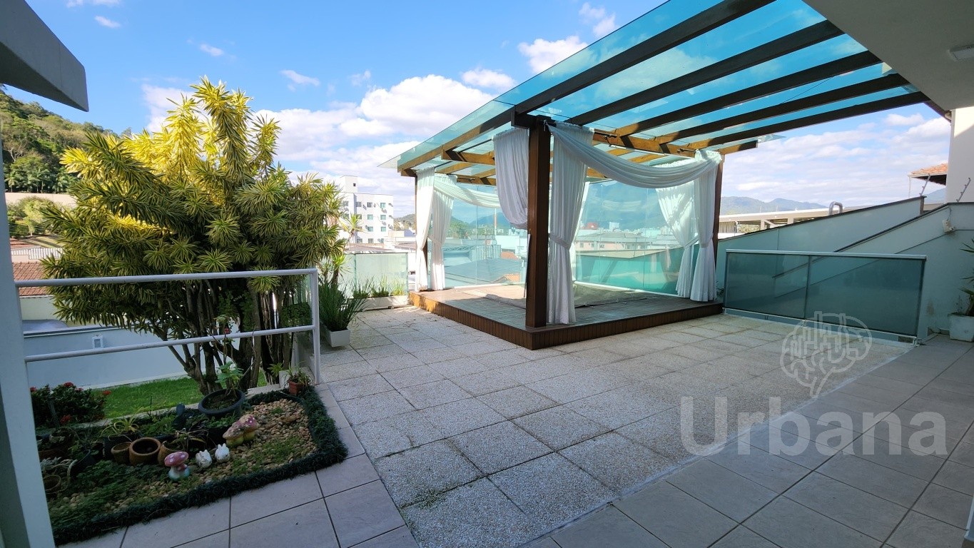 Casa com 3 suítes e jacuzzi no bairro Amizade – Jaraguá do Sul | Imobiliária Urbana