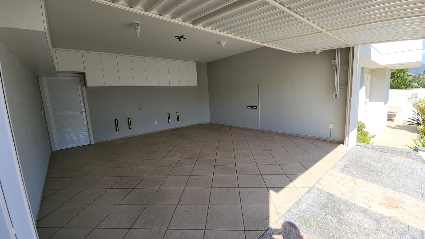 Casa com 3 suítes e jacuzzi no bairro Amizade – Jaraguá do Sul | Imobiliária Urbana