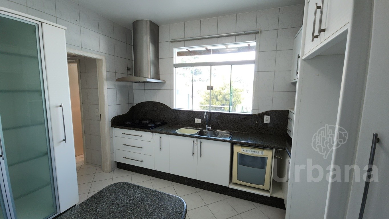Casa com 3 suítes e jacuzzi no bairro Amizade – Jaraguá do Sul | Imobiliária Urbana