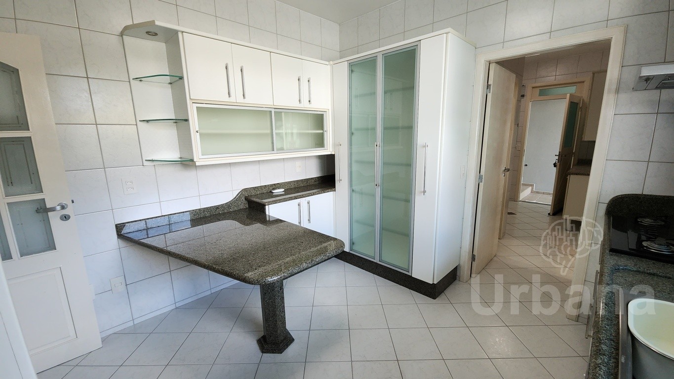 Casa com 3 suítes e jacuzzi no bairro Amizade – Jaraguá do Sul | Imobiliária Urbana