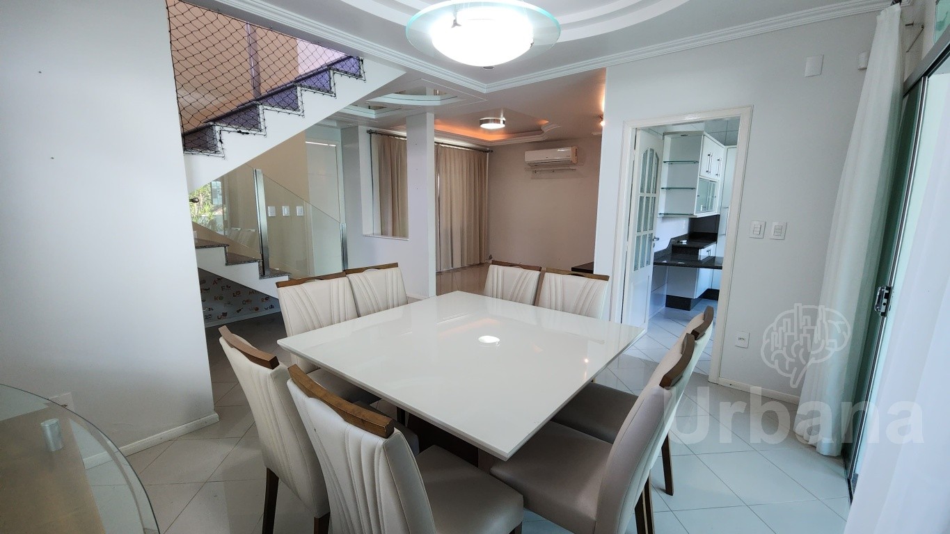 Casa com 3 suítes e jacuzzi no bairro Amizade – Jaraguá do Sul | Imobiliária Urbana