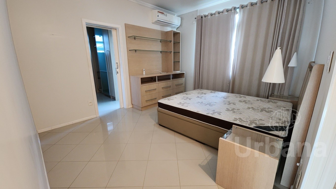 Casa com 3 suítes e jacuzzi no bairro Amizade – Jaraguá do Sul | Imobiliária Urbana