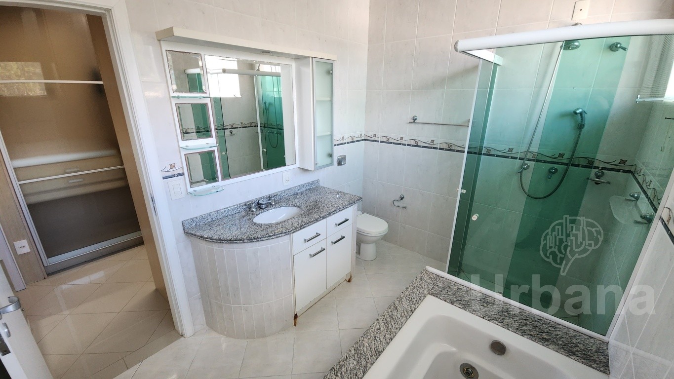 Casa com 3 suítes e jacuzzi no bairro Amizade – Jaraguá do Sul | Imobiliária Urbana