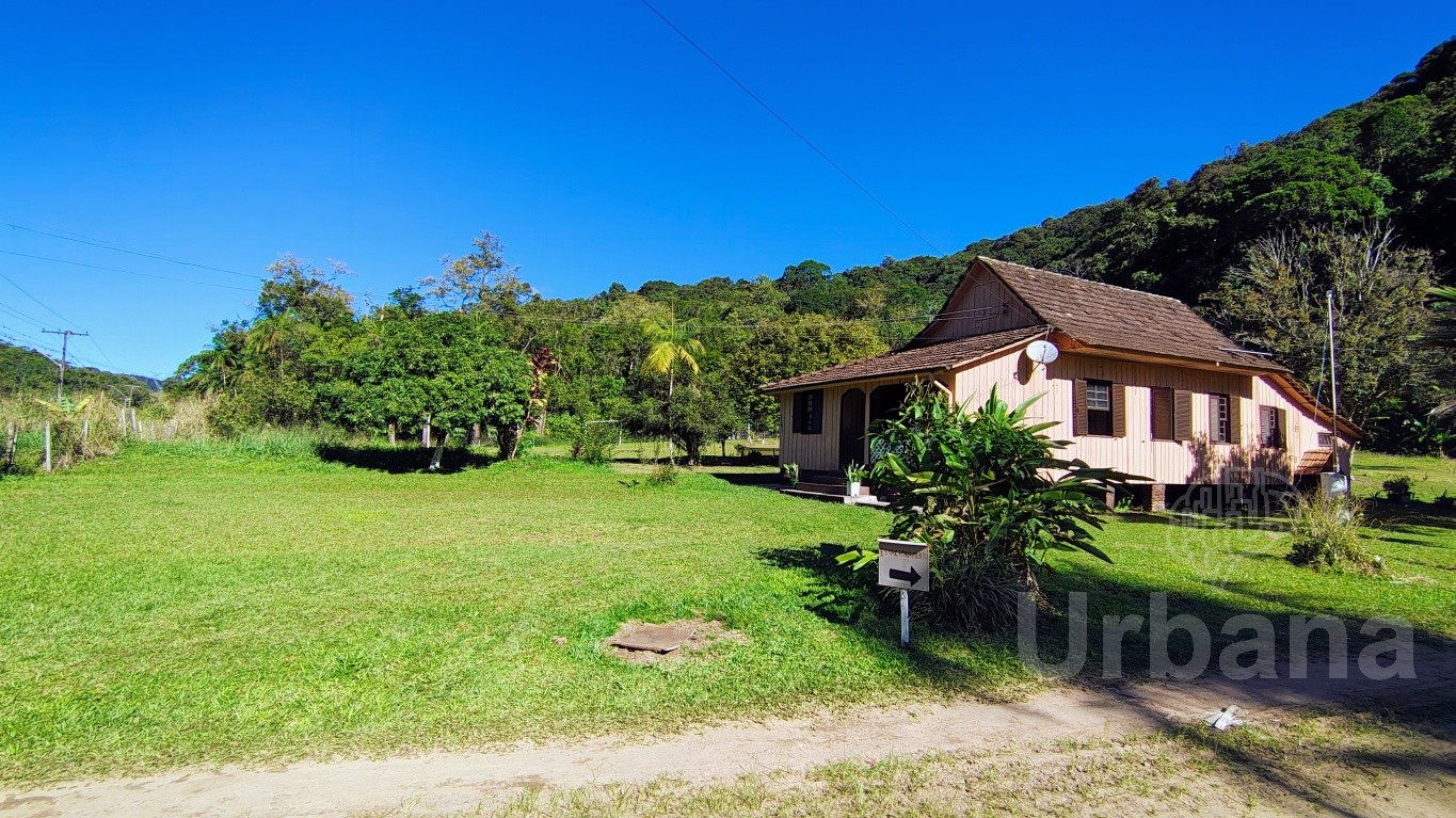 Terreno à venda no bairro Nereu Ramos, Jaraguá do Sul