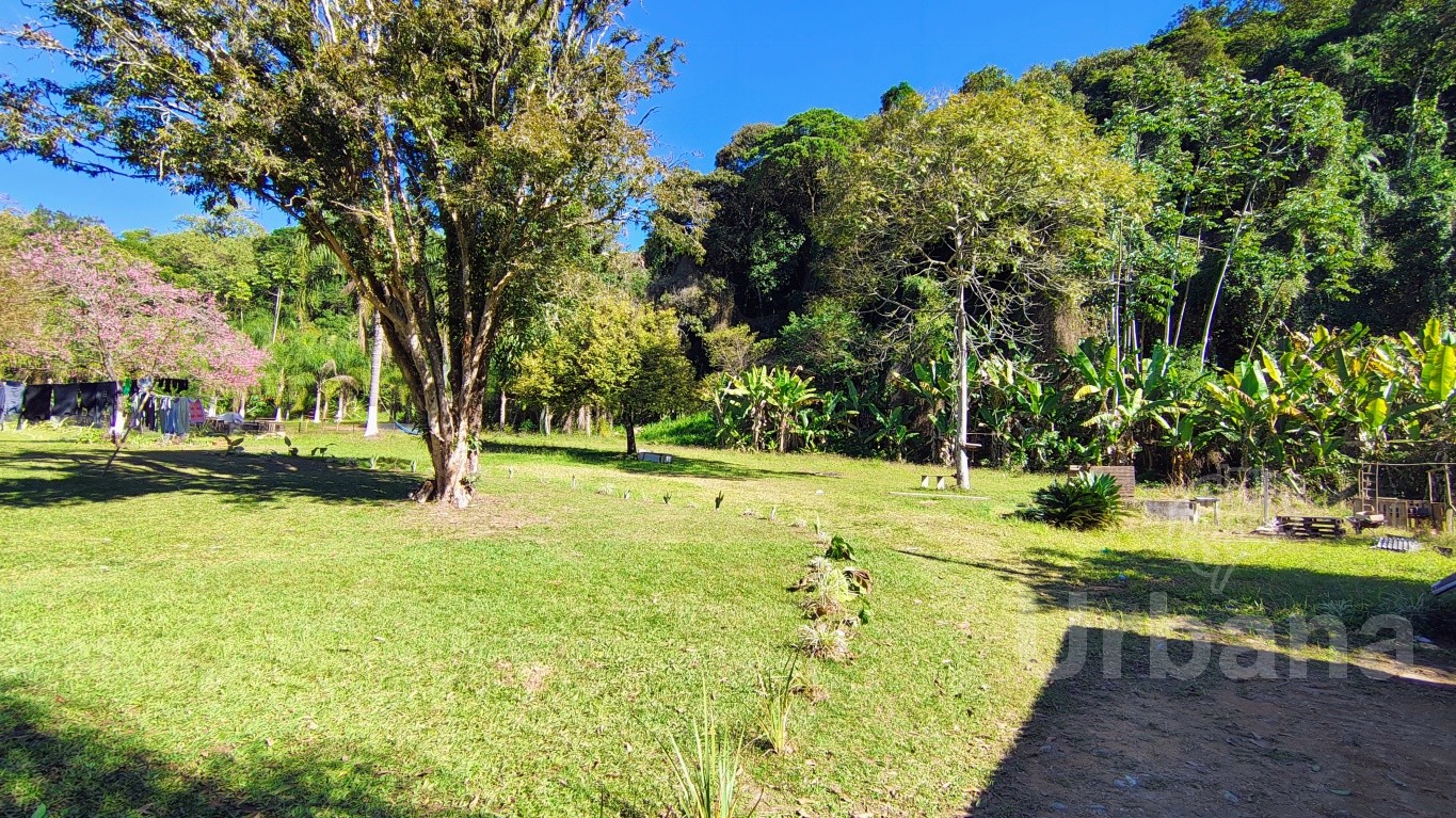 Terreno à venda no bairro Nereu Ramos, Jaraguá do Sul