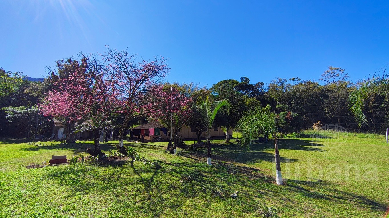 Terreno à venda no bairro Nereu Ramos, Jaraguá do Sul