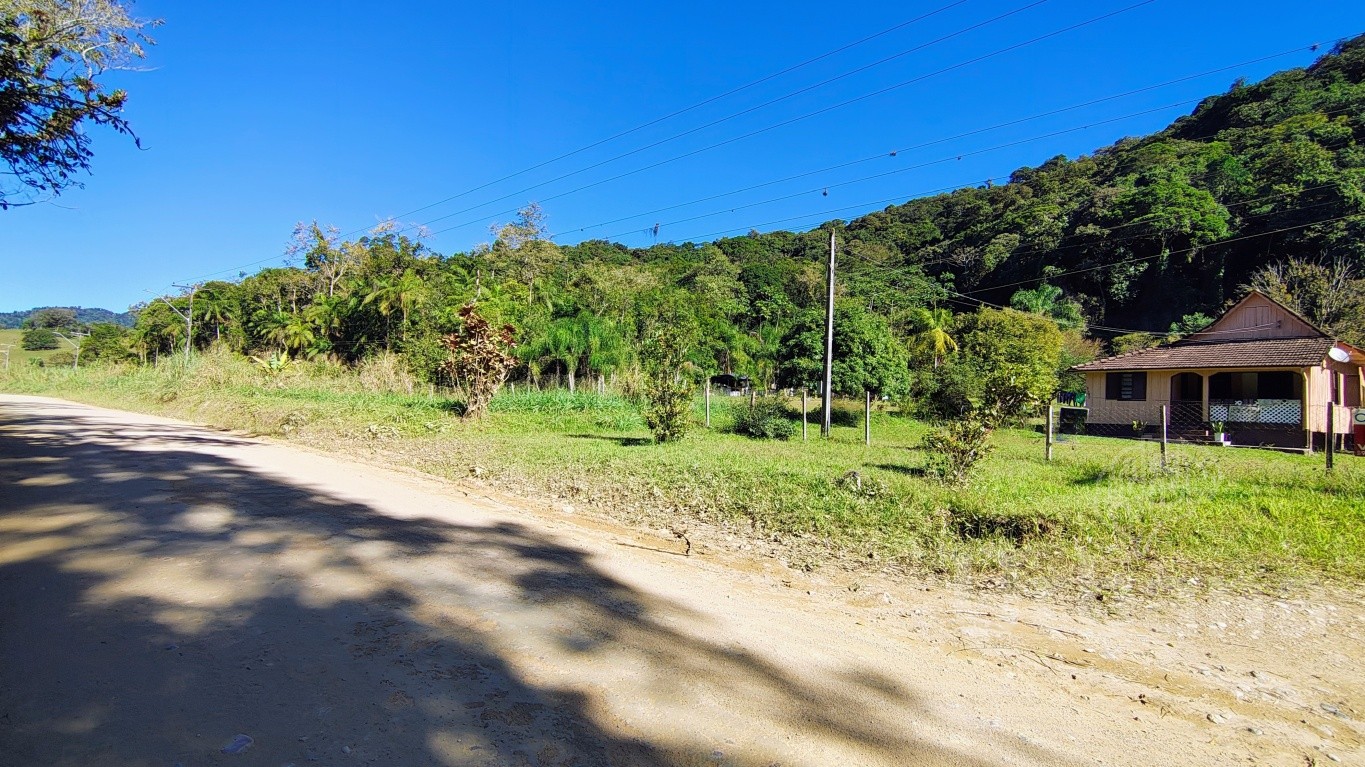 Terreno à venda no bairro Nereu Ramos, Jaraguá do Sul